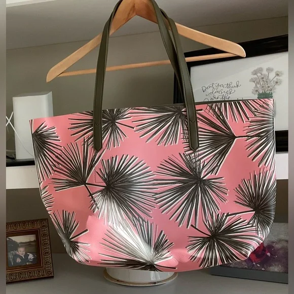 A New Day Palms Faux Tote Beach Bag - Picture 1 of 10